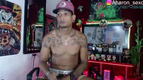 Snapshot of aharon_sexo1 chatting on 11.10.25 Aharon Zamora online show from 11.10.25