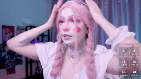 Snapshot of ahegame chatting on 09.16.25 Coraline online show from 09.16.25