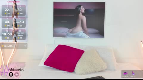 Snapshot of ahinovi_ chatting on 12.18.24 Ahinovi online show from 12.18.24
