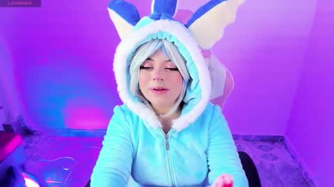 Snapshot of ahri_elderwood chatting on 09.22.25 Ahri help me get to 100  online show from 09.22.25