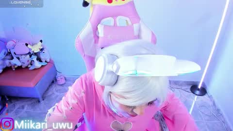 Snapshot of ahri_elderwood chatting on 02.13.26 Ahri help me get to 100 online show from 02.13.26