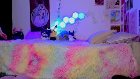 Snapshot of ahri_ossuri chatting on 09.11.25 ahri online show from 09.11.25