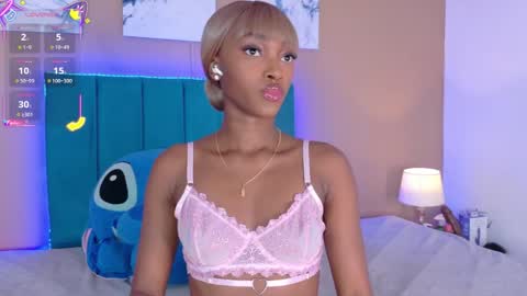 Snapshot of ahvi_ebony chatting on 11.27.25 Ahvi Ebony online show from 11.27.25