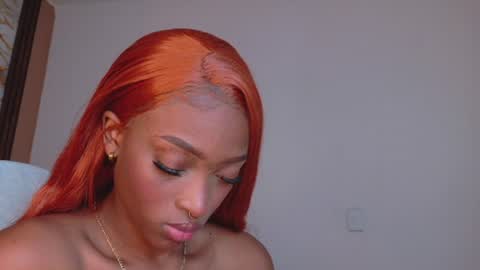 Ahvi Ebony online show from 07.02.26