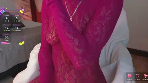 Ahvi Ebony online show from 08.01.26