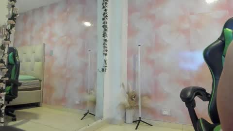 karoline  online show from 09.16.25