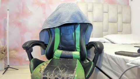 karoline  online show from 09.26.25