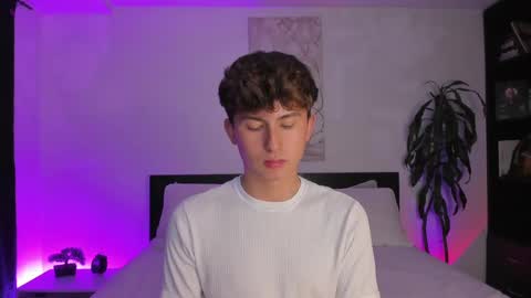 Snapshot of aidan_hale chatting on 01.21.25 A H online show from 01.21.25