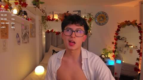 Snapshot of aidan_hale chatting on 10.12.25 A H online show from 10.12.25