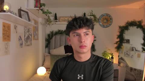 Snapshot of aidan_hale chatting on 11.23.25 A H online show from 11.23.25