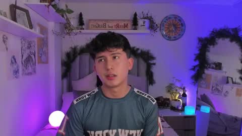 Snapshot of aidan_hale chatting on 11.27.25 A H online show from 11.27.25