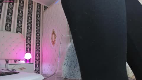 aidasina online show from 10.26.25