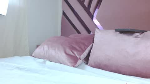 aiilynsmiith online show from 11.10.25