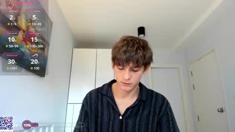 Snapshot of aiko_miracle chatting on 11.08.25 birthday here online show from 11.08.25