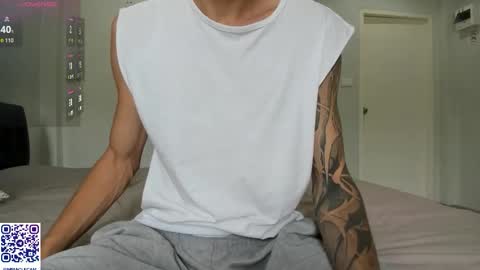 Snapshot of aiko_miracle chatting on 12.15.25 birthday here online show from 12.15.25