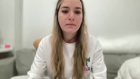 Aile online show from 02.14.25