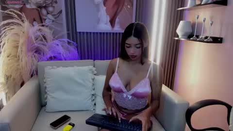 Snapshot of ailee_naughty chatting on 09.21.25 online show from 09.21.25