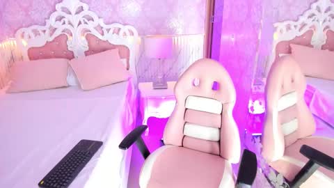 Snapshot of ailee_naughty chatting on 11.16.25 online show from 11.16.25