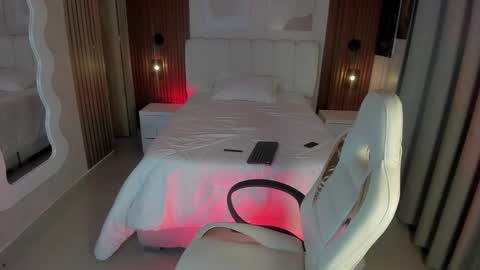 Snapshot of ailee_naughty chatting on 02.07.26 online show from 02.07.26