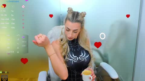 Snapshot of aileen_williams chatting on 11.01.25 Allie online show from 11.01.25