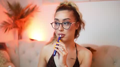  Aileen  online show from 08.05.26