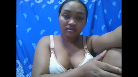 Snapshot of aimealdy chatting on 12.21.25 aimealdy online show from 12.21.25