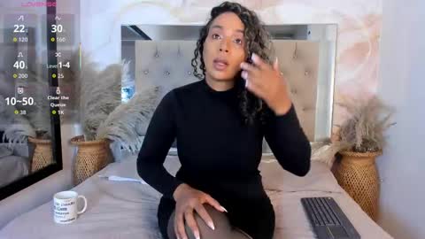 Snapshot of ainaah_ chatting on 11.21.25 Ainaah online show from 11.21.25