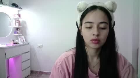 Snapshot of aineangeel chatting on 01.15.26 AINE online show from 01.15.26