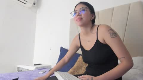 Ainoa  online show from 10.11.25