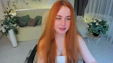 Snapshot of airysilhouette chatting on 11.07.25 Louise online show from 11.07.25