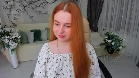 Snapshot of airysilhouette chatting on 11.20.25 Louise online show from 11.20.25