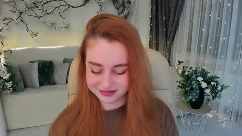 Snapshot of airysilhouette chatting on 11.27.25 Louise online show from 11.27.25