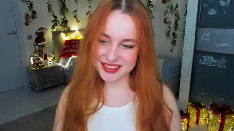 Snapshot of airysilhouette chatting on 12.21.25 Louise online show from 12.21.25