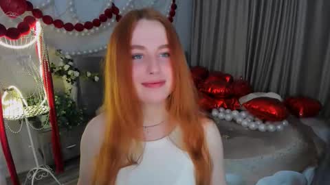 Snapshot of airysilhouette chatting on 03.08.26 Louise online show from 03.08.26