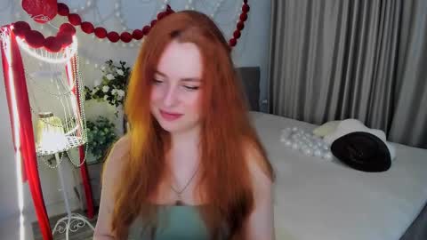 Snapshot of airysilhouette chatting on 03.31.26 Louise online show from 03.31.26