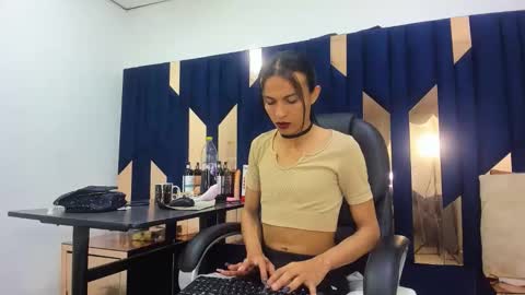 Aisha online show from 11.11.25