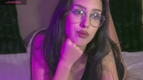 Snapshot of aisha_hummer chatting on 11.19.25 AishaHummer online show from 11.19.25