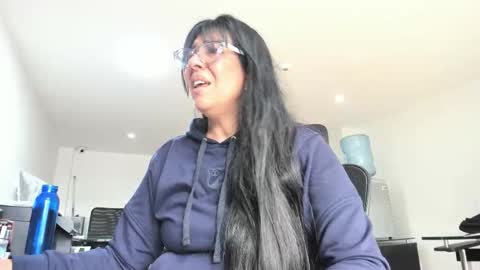 Snapshot of aisha_latina chatting on 12.04.25 Katie online show from 12.04.25