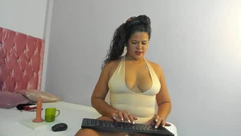 AISHA  MOORE online show from 06.11.26