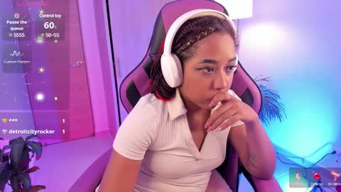 Aisha online show from 02.20.25