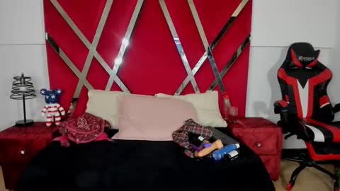 Snapshot of aishaxht chatting on 05.19.26 aishaxht online show from 05.19.26