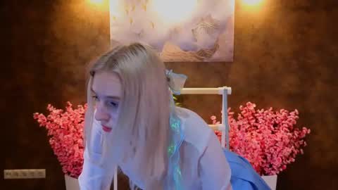 Snapshot of aishiro chatting on 02.16.25 aishiro online show from 02.16.25