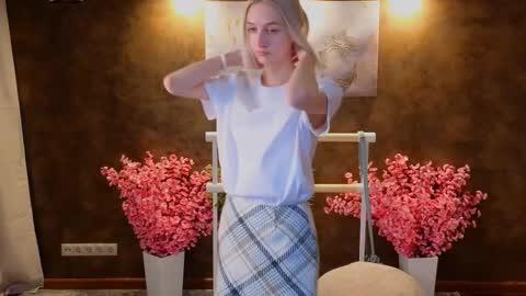 Snapshot of aishiro chatting on 02.17.25 aishiro online show from 02.17.25