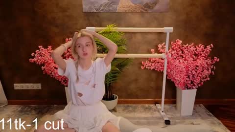 Snapshot of aishiro chatting on 02.21.25 aishiro online show from 02.21.25