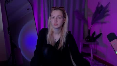 Snapshot of aishiro chatting on 09.16.25 aishiro online show from 09.16.25