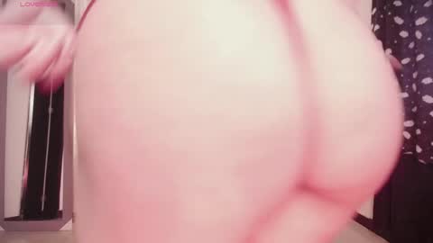 Snapshot of aissen__star chatting on 04.29.26 Mar online show from 04.29.26