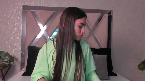 Snapshot of aitana_baker_ chatting on 02.08.25 little aitana online show from 02.08.25