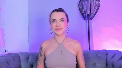 Snapshot of aitana_baker_ chatting on 10.08.25 little aitana online show from 10.08.25