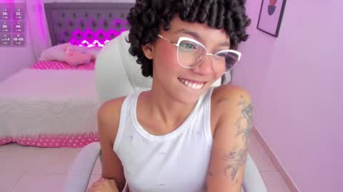 Snapshot of aitana_kahlo chatting on 09.10.25 Aitana online show from 09.10.25