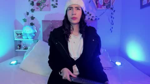 Snapshot of aitanajohns chatting on 11.17.25 Aitana online show from 11.17.25